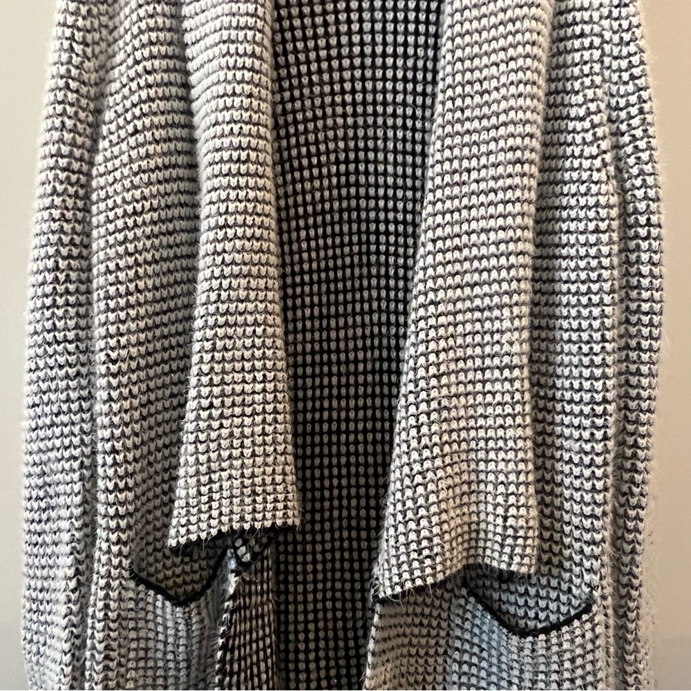 Princess Vera Wang Cardigan Women XL Black White Open Front Fuzzy Metallic Layer - Picture 6 of 14